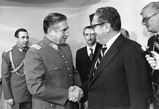 Morte di Henry Kissinger: che la terra non sia lieve.